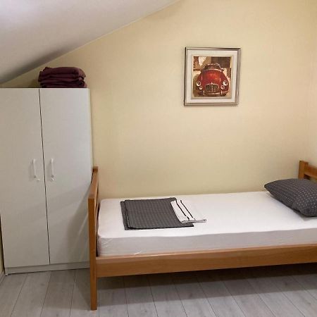 Hostel Jedvaj คาปรินา ภายนอก รูปภาพ