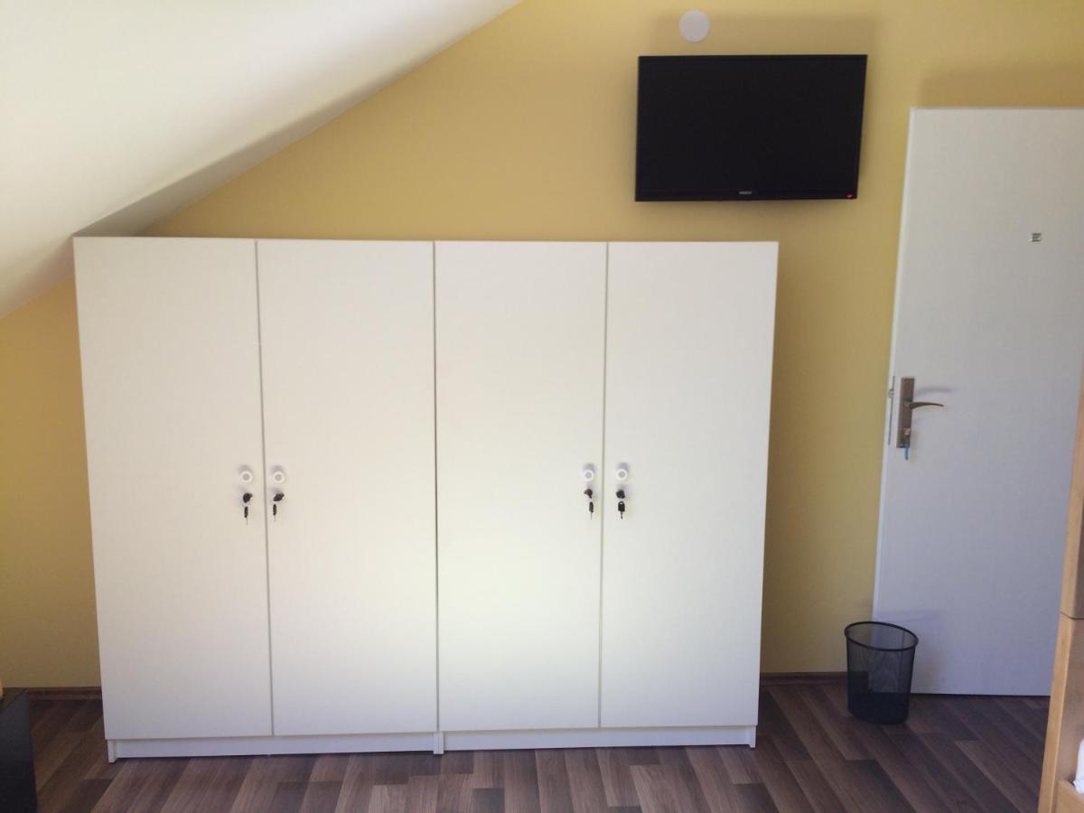 Hostel Jedvaj คาปรินา ภายนอก รูปภาพ