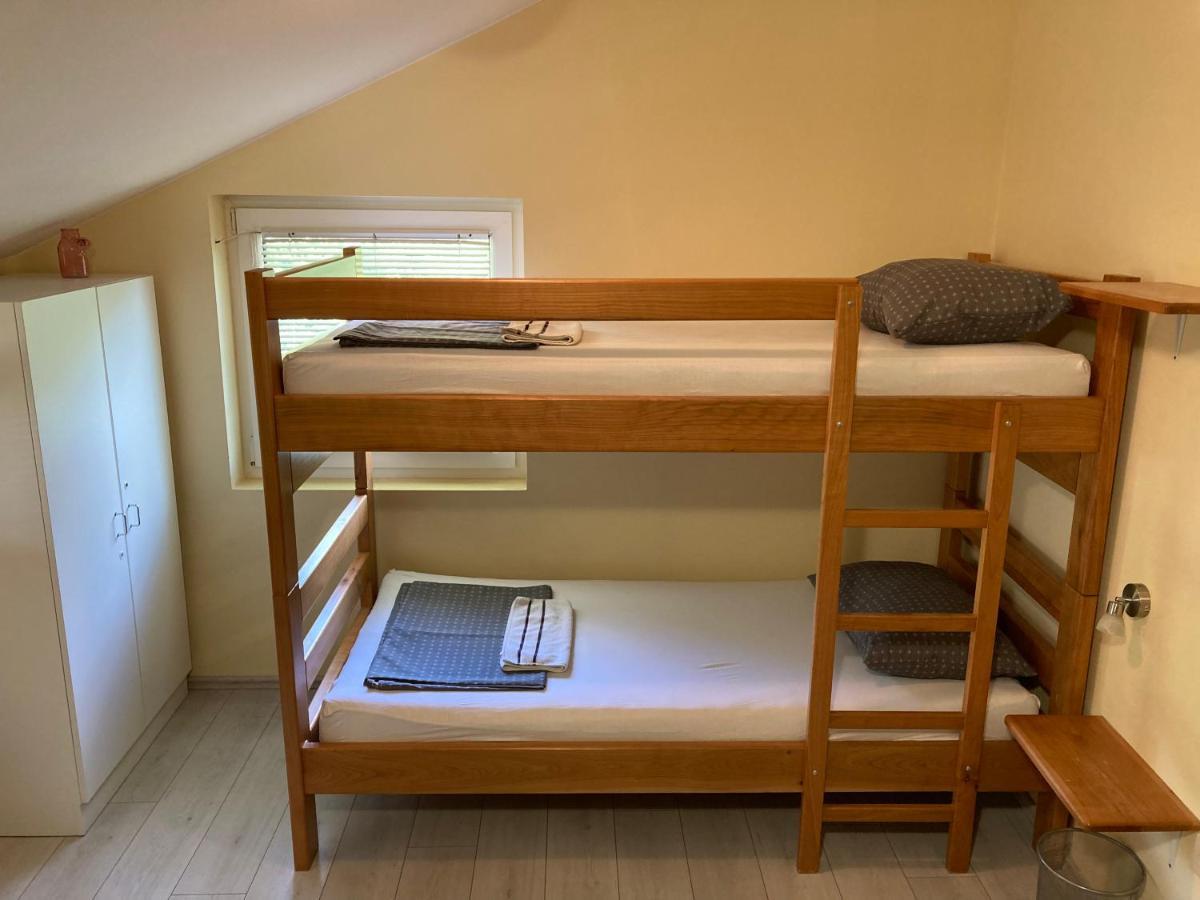 Hostel Jedvaj คาปรินา ภายนอก รูปภาพ