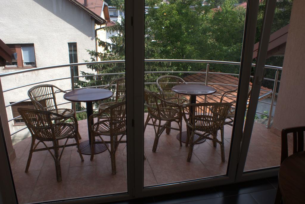 Hostel Jedvaj คาปรินา ภายนอก รูปภาพ