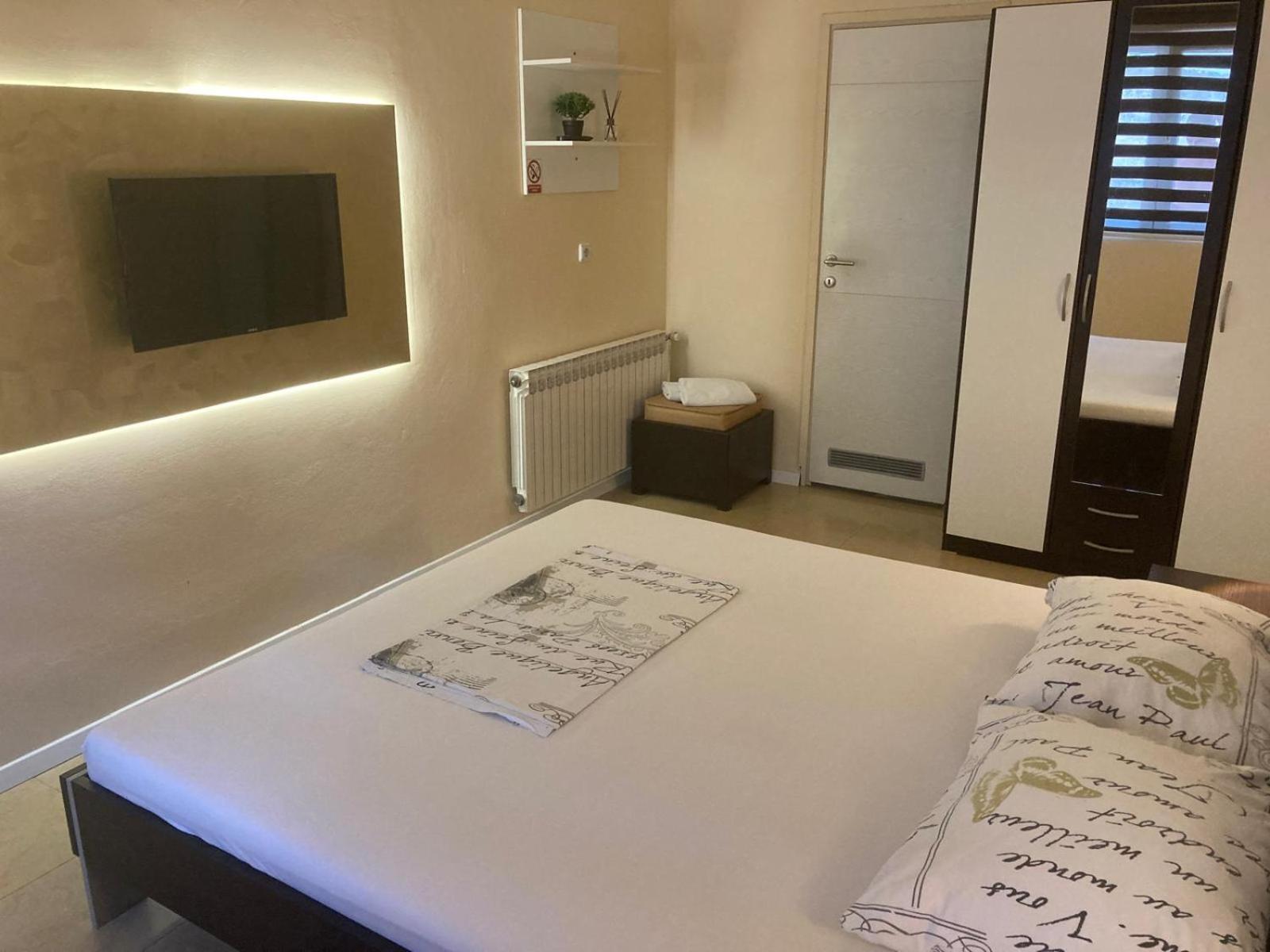 Hostel Jedvaj คาปรินา ภายนอก รูปภาพ